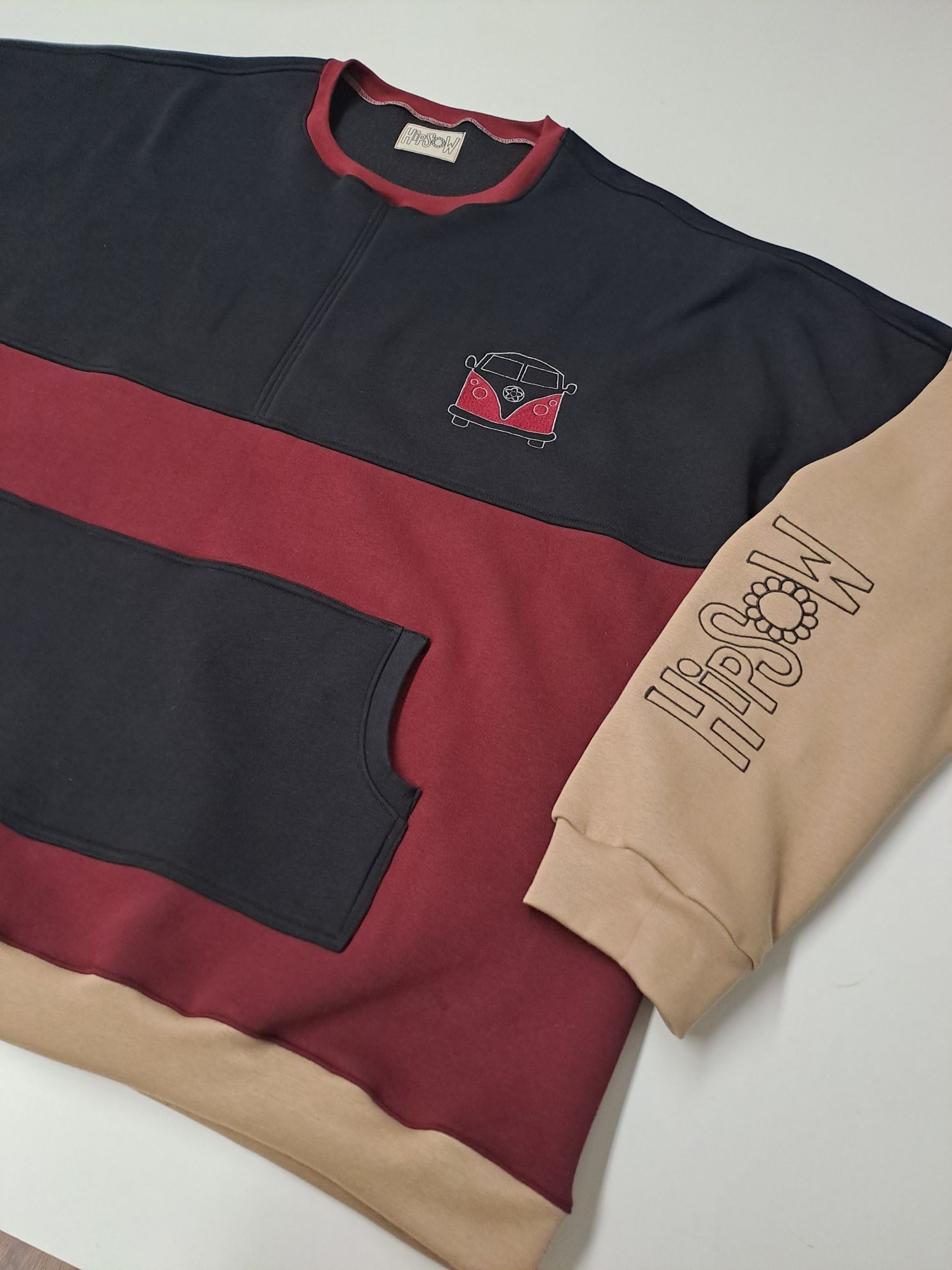 Hoodie mit VW-Bus Stickerei