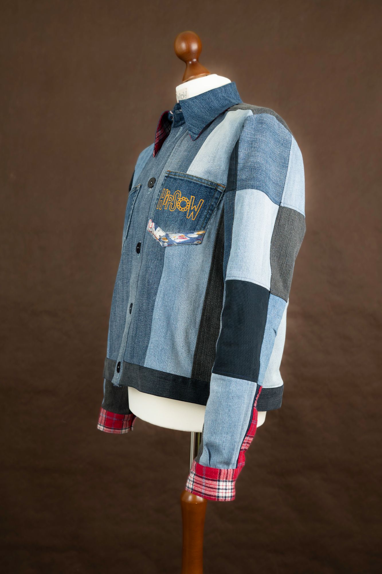 HipSoW Upcycling Jeansjacke auf Büste