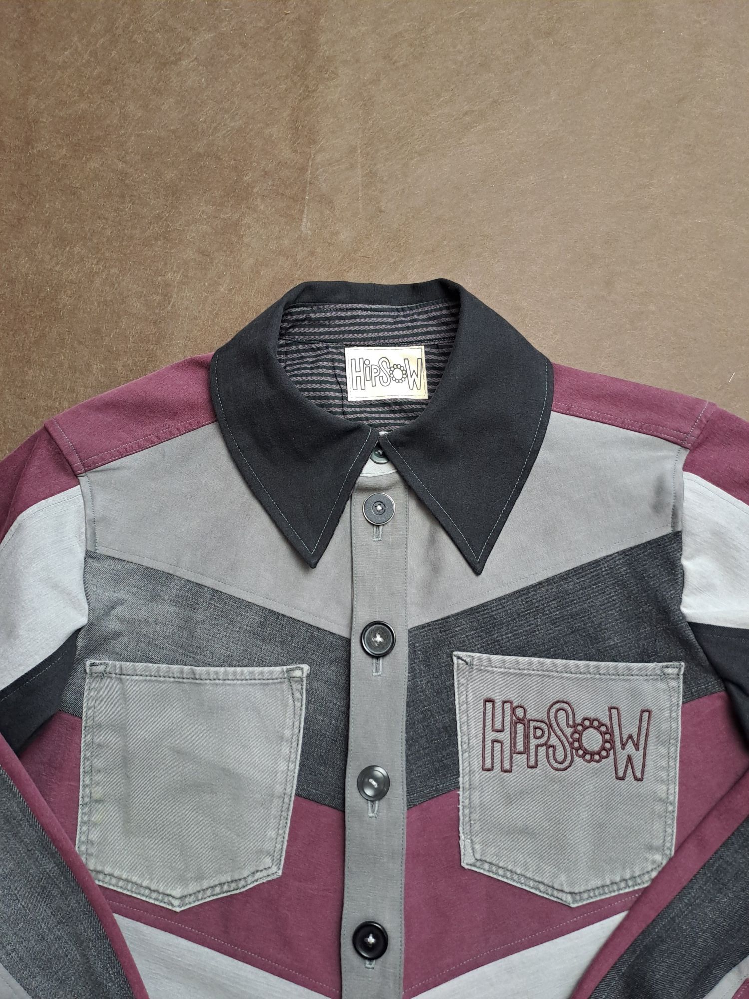 HipSoW Upcycling Jeansjacke liegend