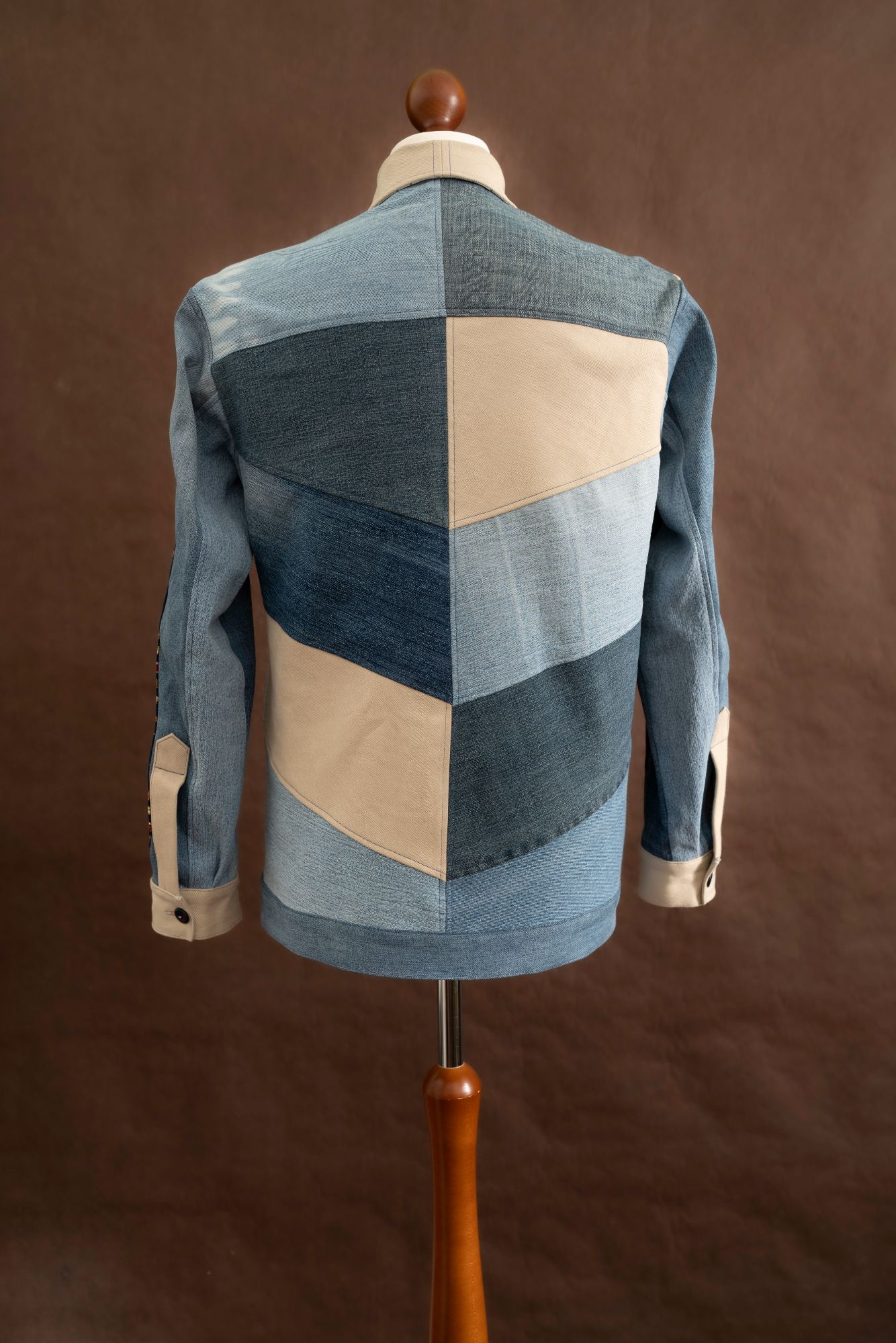 HipSoW Upcycling Jeansjacke auf Büste